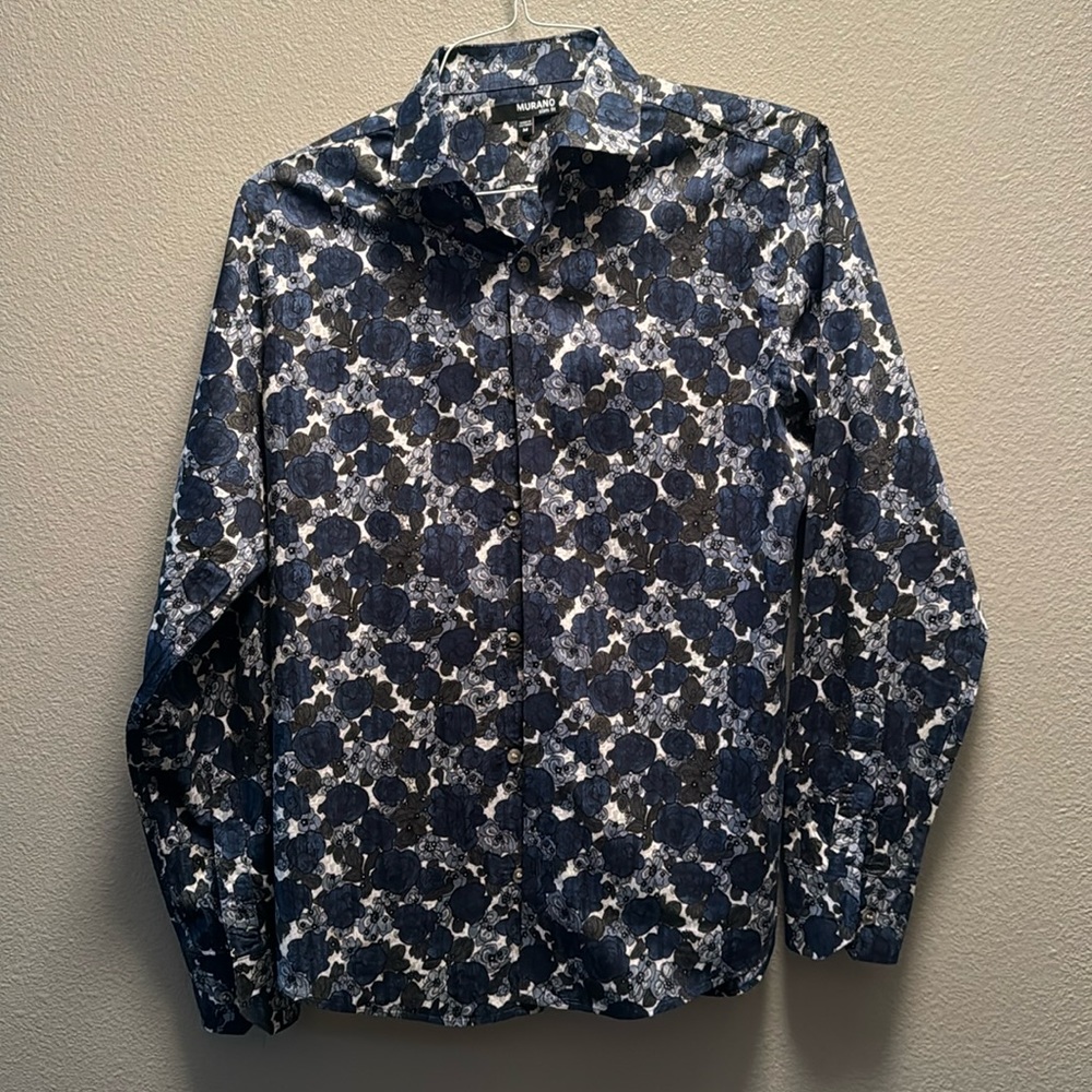 Men’s long sleeve dress shirt